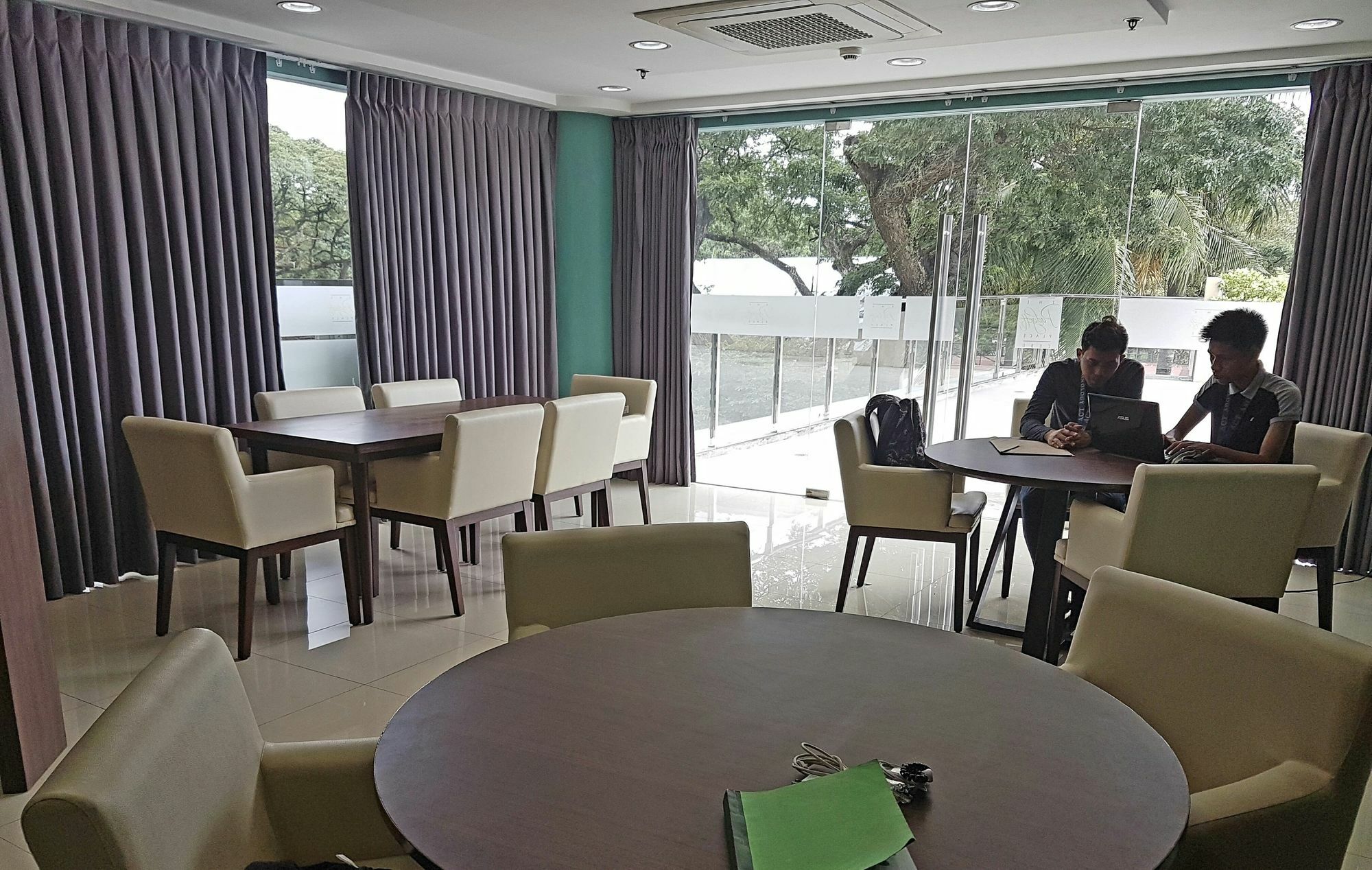 Padgett Place Prime Suites Cebu Exteriör bild