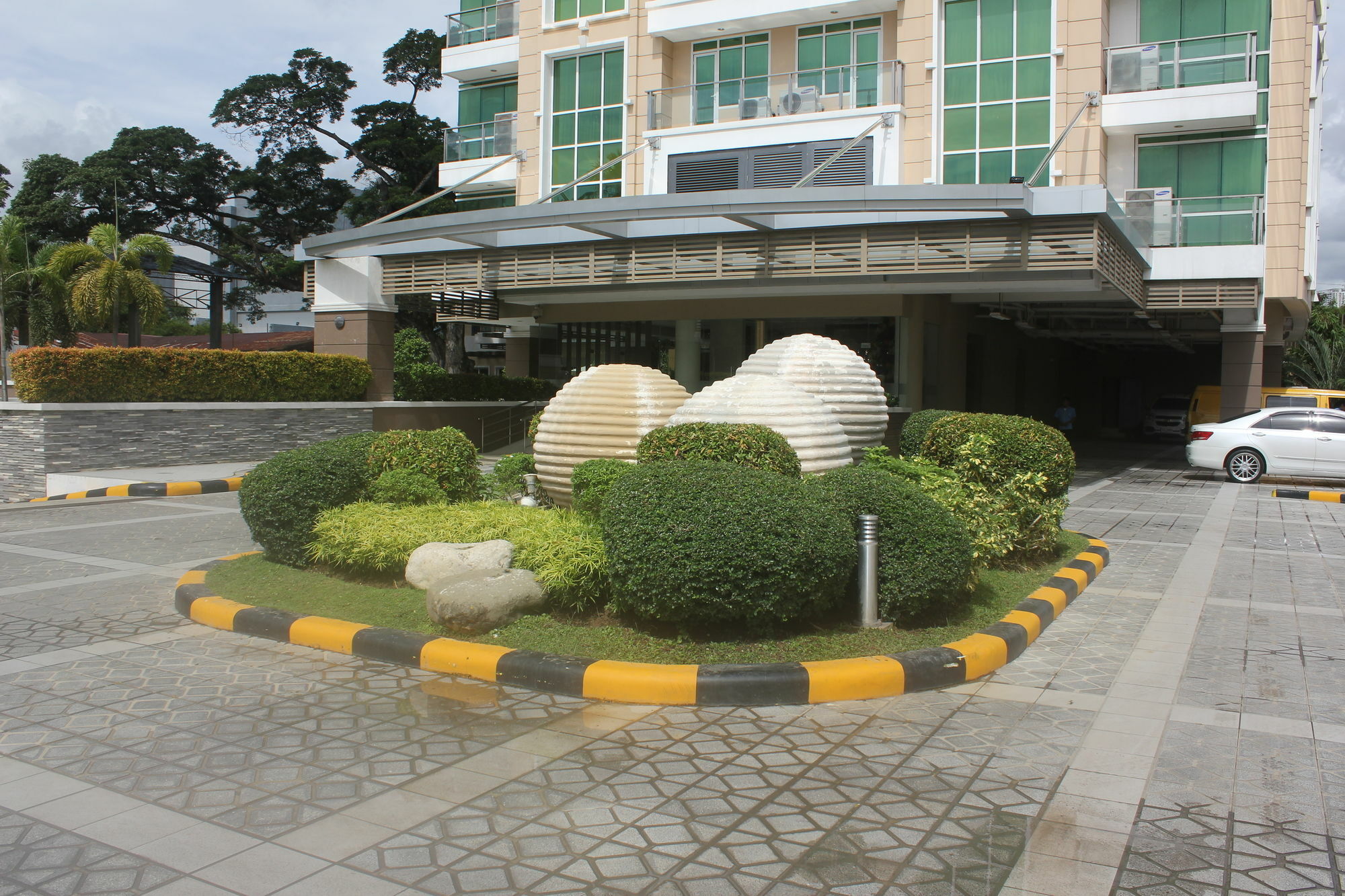 Padgett Place Prime Suites Cebu Exteriör bild